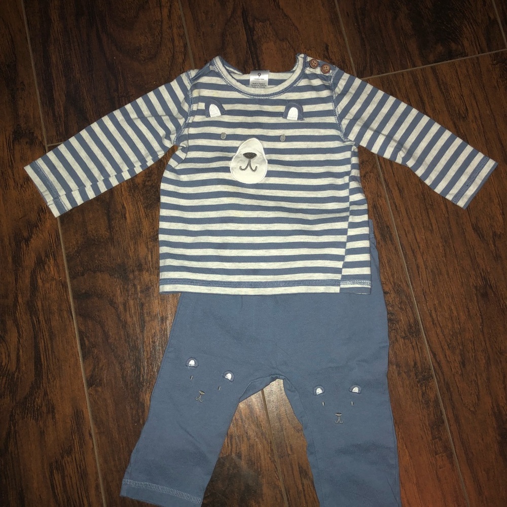 Carter’s baby clothes